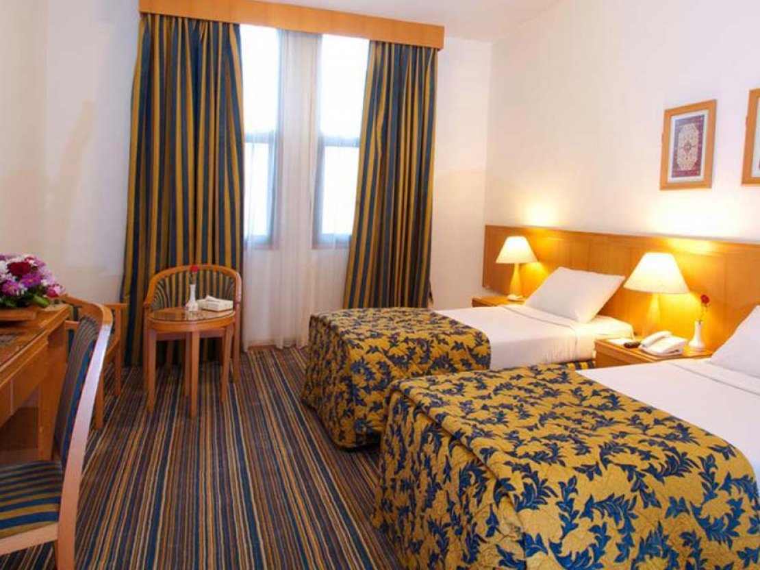 3 Star 10 Nights December Holidays Umrah Package 2023