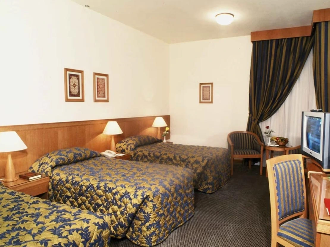 4 Star 10 Nights December Umrah Package 2023